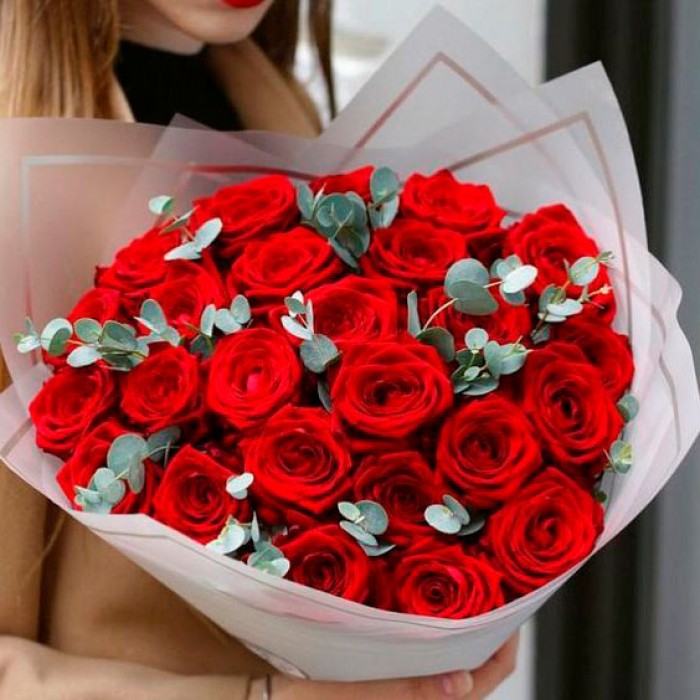 25 роз 60 см — купить букет в Москве с доставкой недорого от FlowerGuru